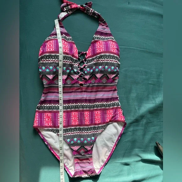 White and Pink Geometric Pattern 1 Piece Swimsuit Ladies size 14 - Picture 8 of 8
